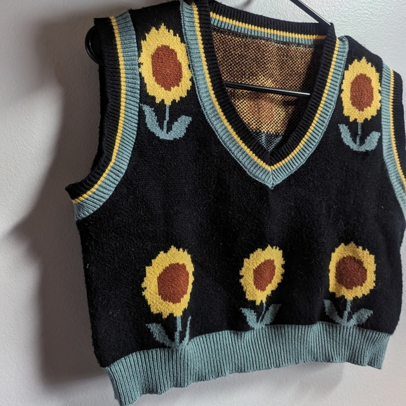 Sunflower sweater vest - Picture 4 of 6